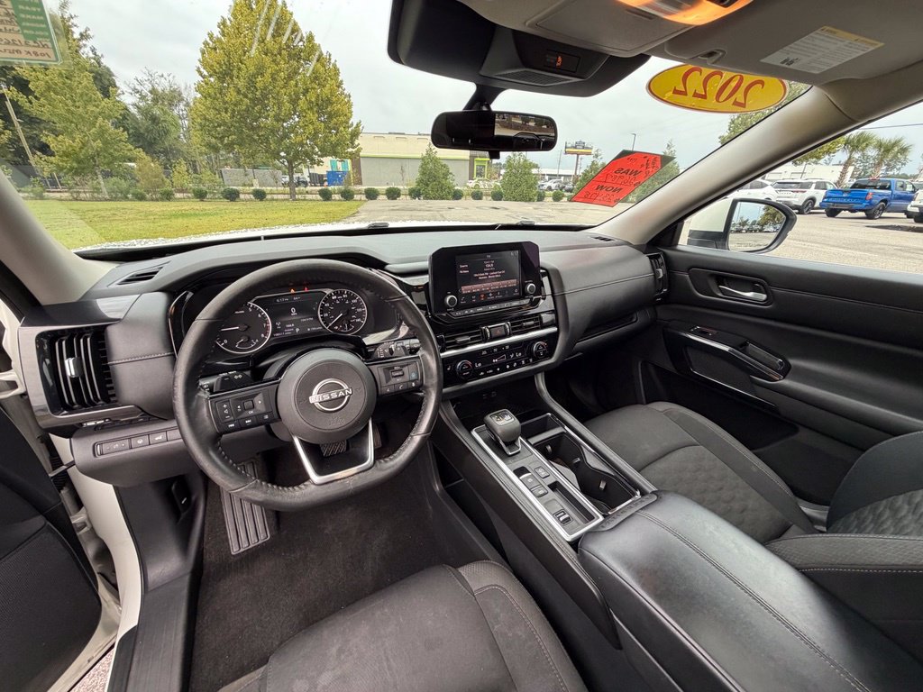 Used 2022 Nissan Pathfinder SV w/ SV Premium Package FWD image 20