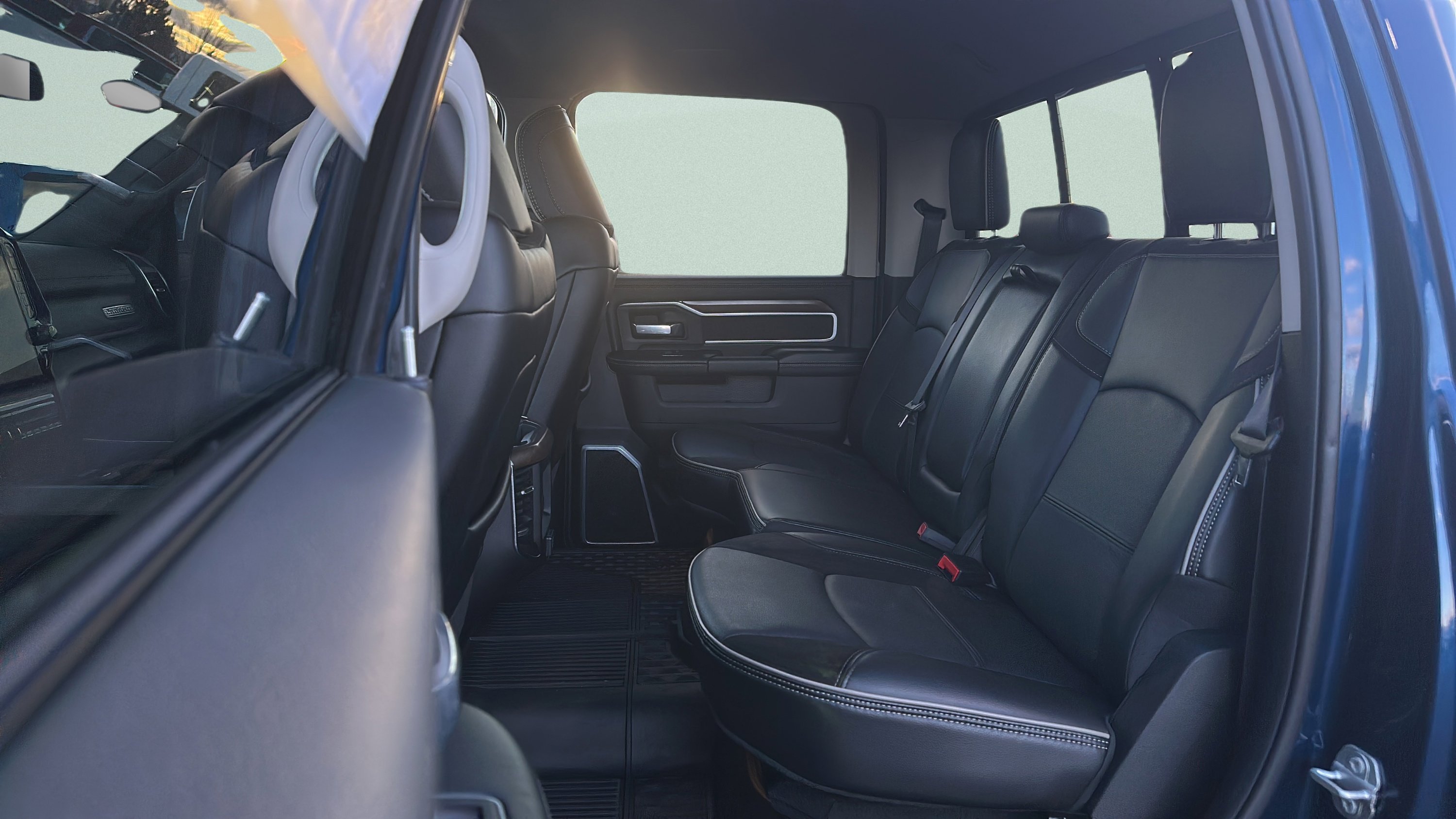 Used 2024 RAM 2500 Laramie w/ Off Road Package image 46