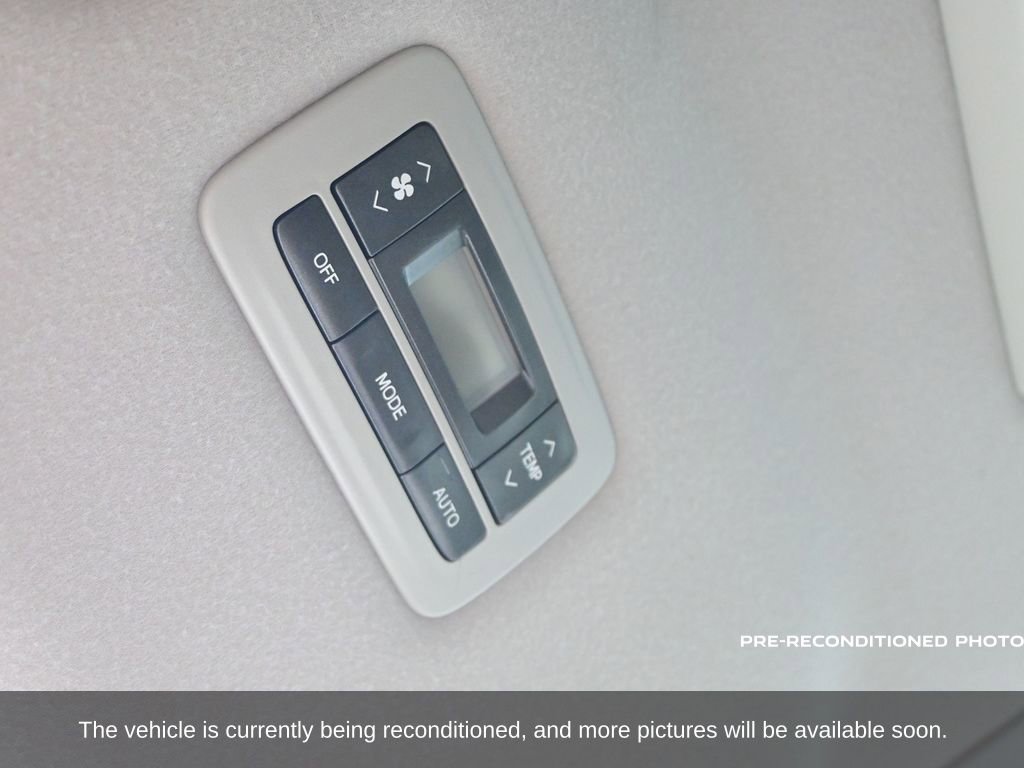 Used 2014 Toyota Sienna Limited w/ Limited Premium Package image 11