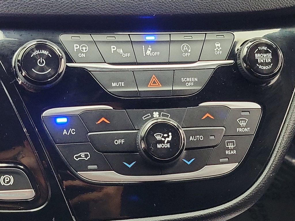 Used 2020 Chrysler Pacifica Touring-L w/ Advanced Safetytec Group image 15