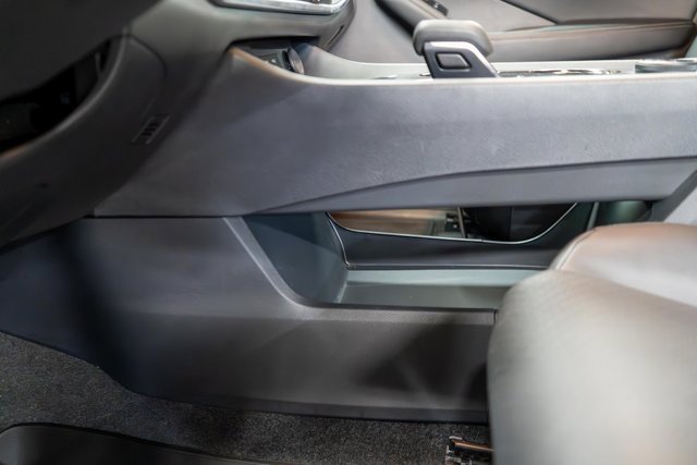 Used 2025 Nissan Rogue SV w/ SV Premium Package image 23