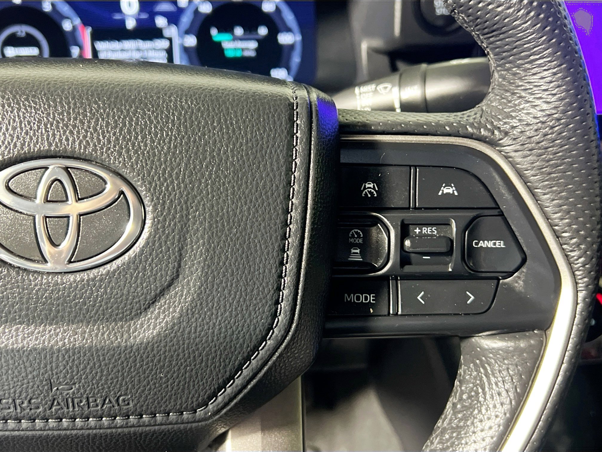 Used 2024 Toyota Tacoma Limited w/ Limited Package (LT) image 19