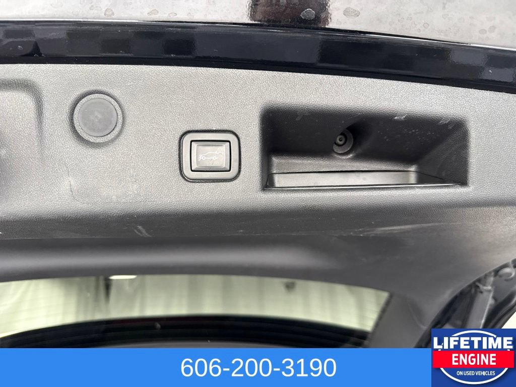 Used 2020 Chevrolet Equinox LT w/ Driver Convenience Package FWD image 14