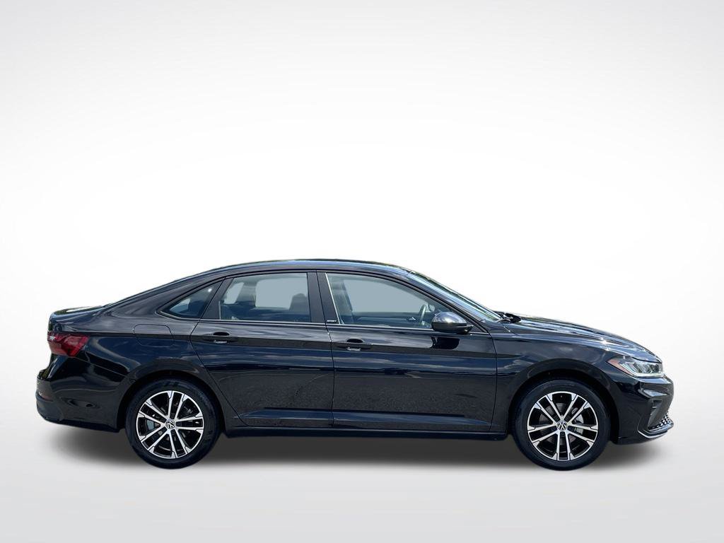 Used 2025 Volkswagen Jetta Sport FWD image 7