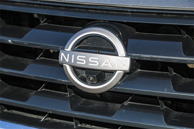 Used 2022 Nissan Armada SL w/ Captain's Chairs Package image 6