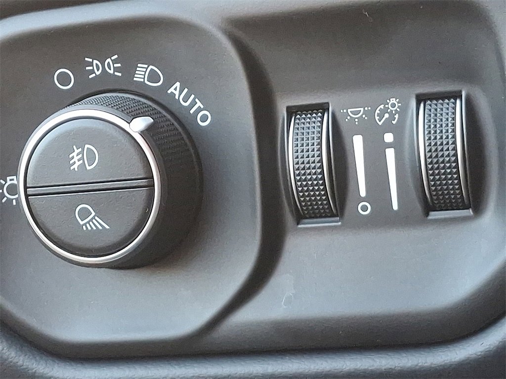 Used 2020 RAM 1500 Limited image 24