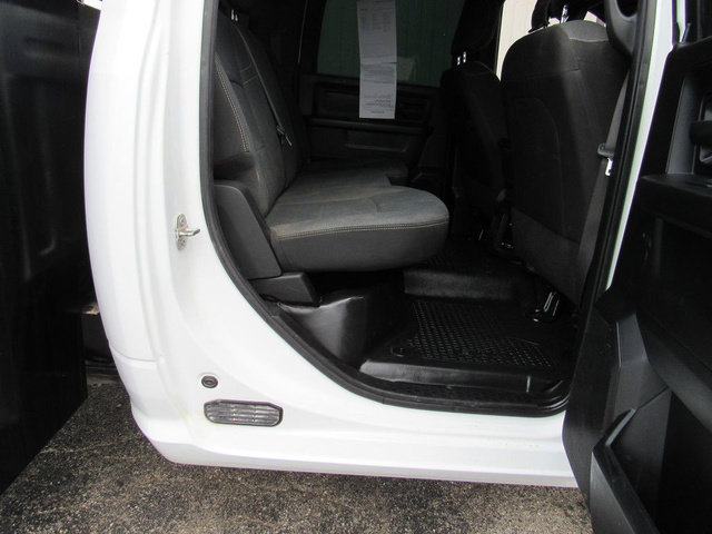 Used 2022 RAM 3500 Tradesman w/ Chrome Appearance Group AWD/4WD image 17