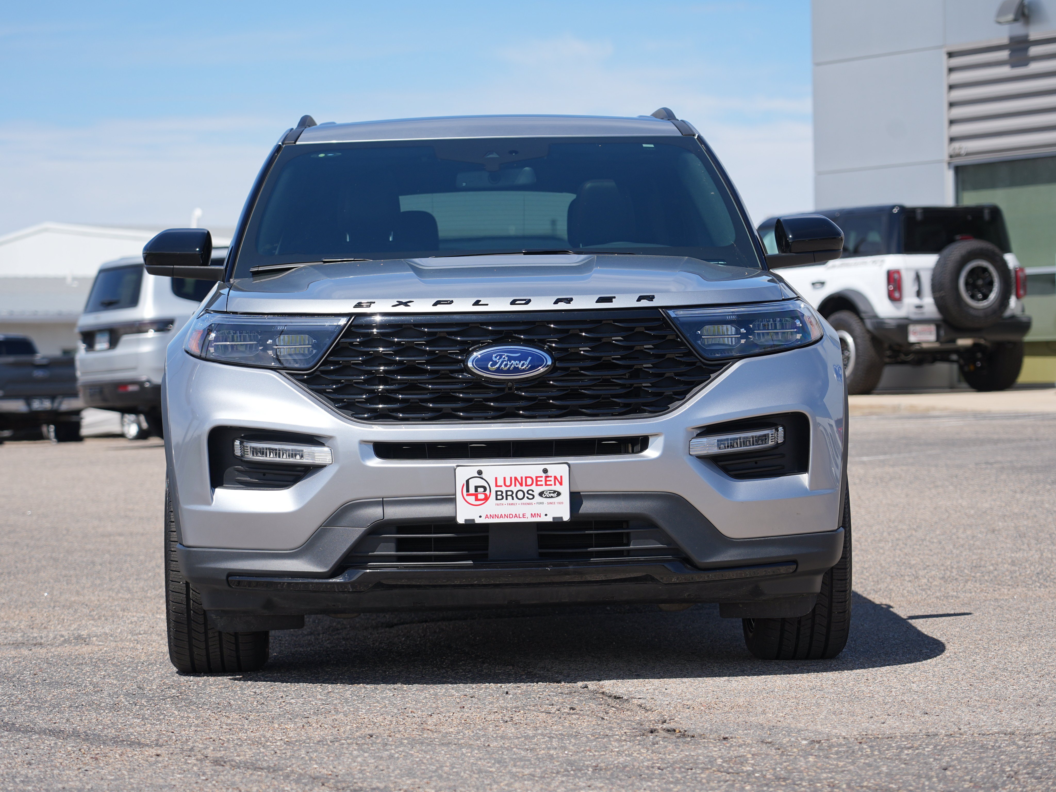Used 2024 Ford Explorer ST-Line w/ Class IV Trailer Tow Package AWD/4WD image 9