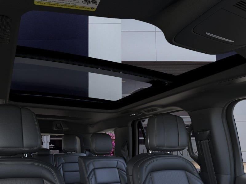 New 2026 Lincoln Navigator Reserve w/ Jet Appearance Package AWD/4WD image 22