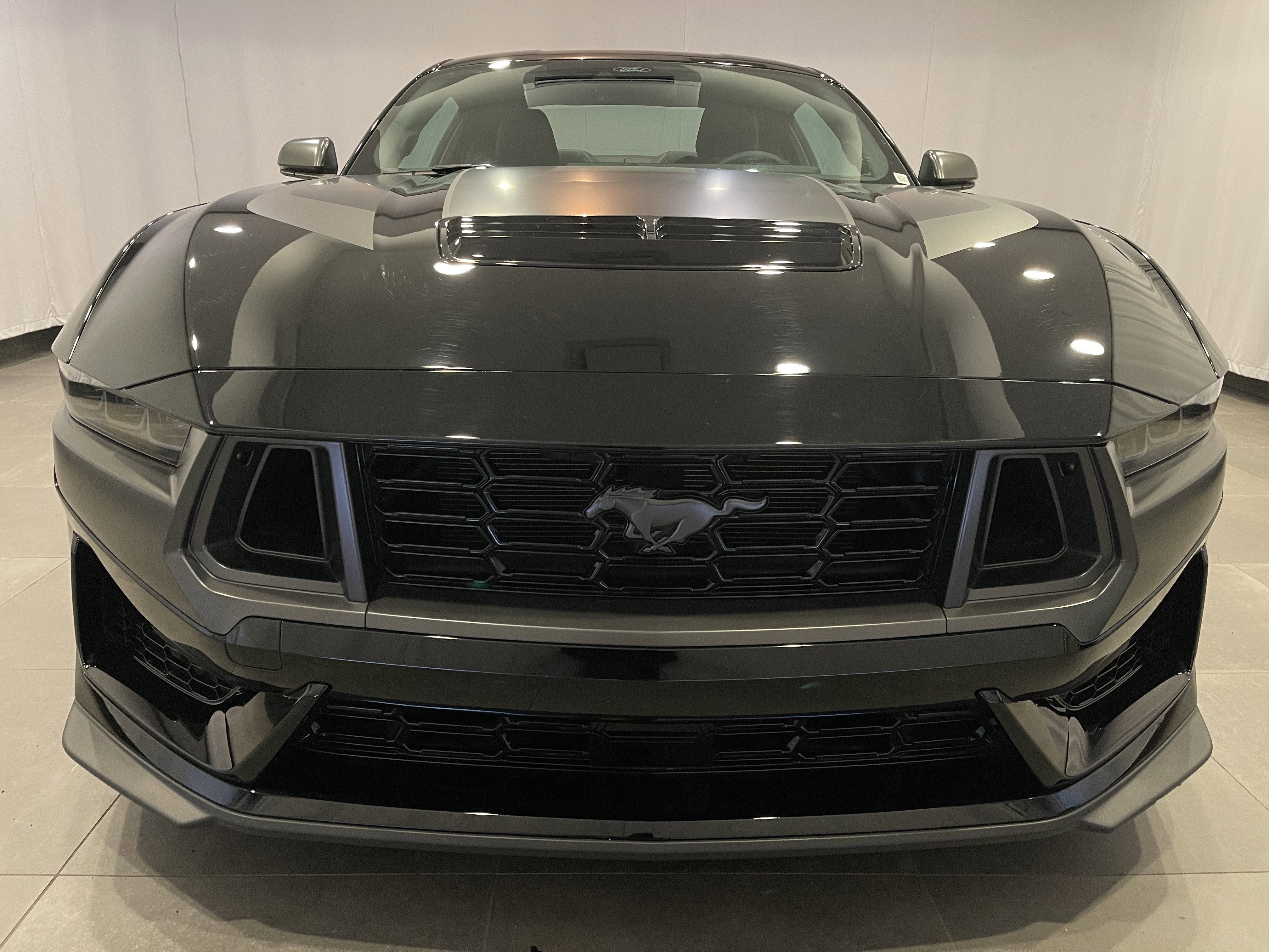 Used 2025 Ford Mustang Dark Horse image 2