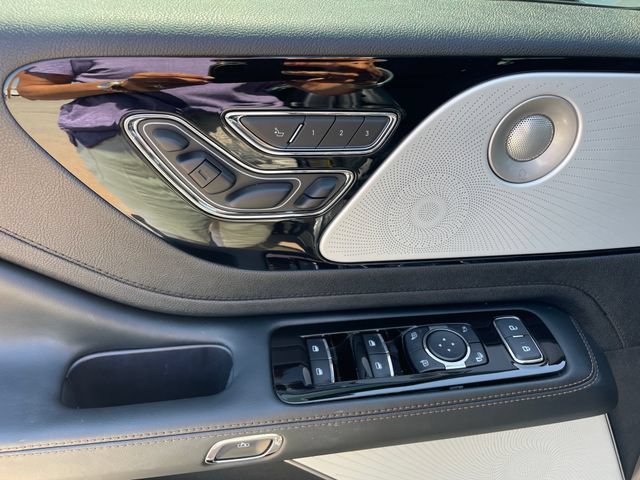 Used 2025 Lincoln Aviator Reserve w/ Equipment Group 201A AWD/4WD image 10
