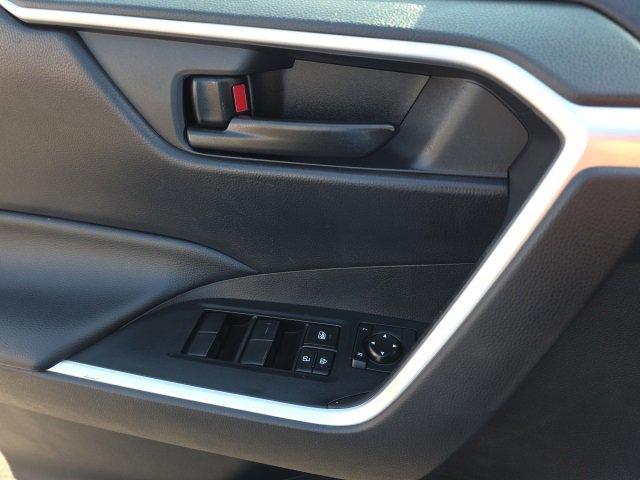 Used 2020 Toyota RAV4 LE w/ Carpet Mat Package image 10