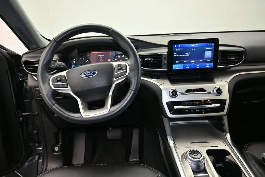 Used 2022 Ford Explorer XLT w/ Equipment Group 202A RWD image 16