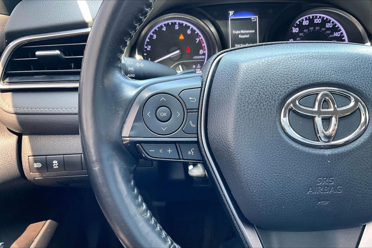 Used 2021 Toyota Camry SE FWD image 18