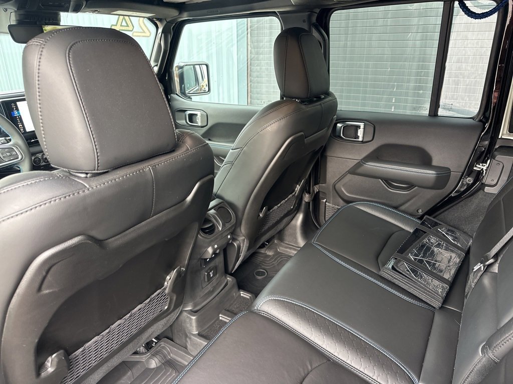 Used 2024 Jeep Wrangler High Altitude image 19