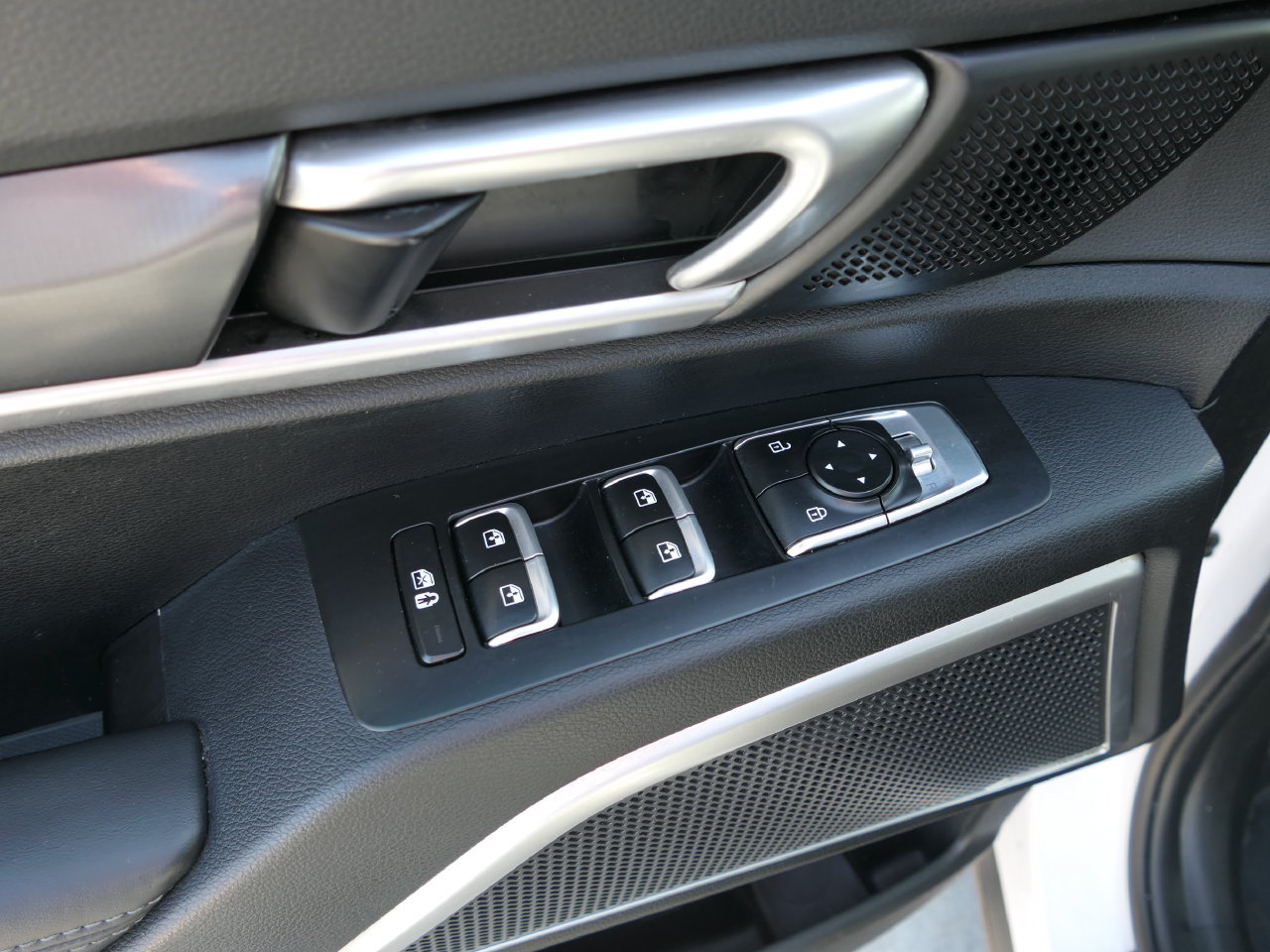 Certified 2024 Kia Telluride S w/ S Sunroof Package FWD image 13