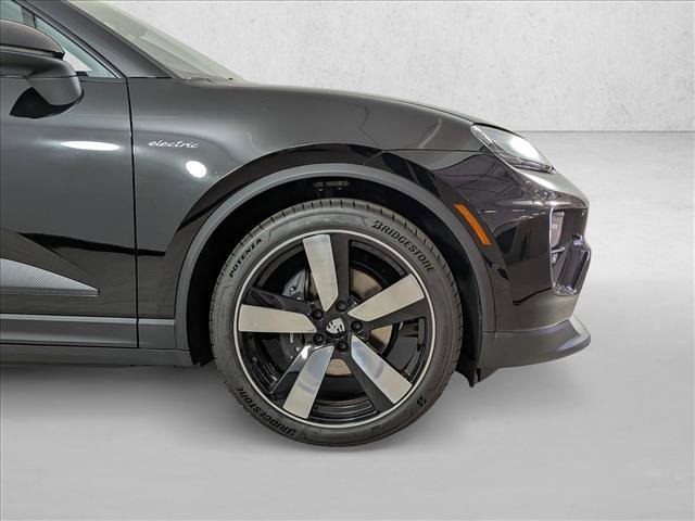 New 2026 Porsche Macan Electric image 11
