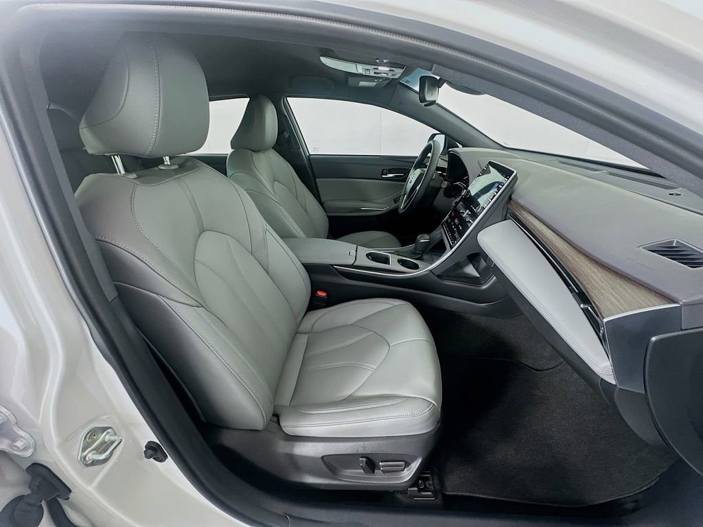 Used 2022 Toyota Avalon XLE image 27