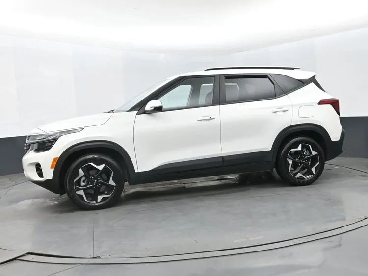 Used 2025 Kia Seltos S FWD image 5