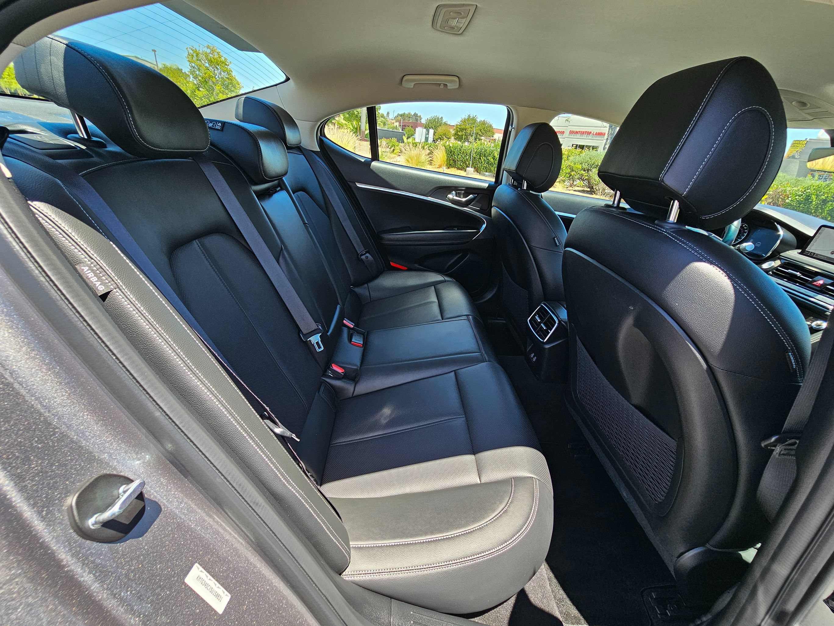 Used 2025 Genesis G70 2.5T RWD image 29