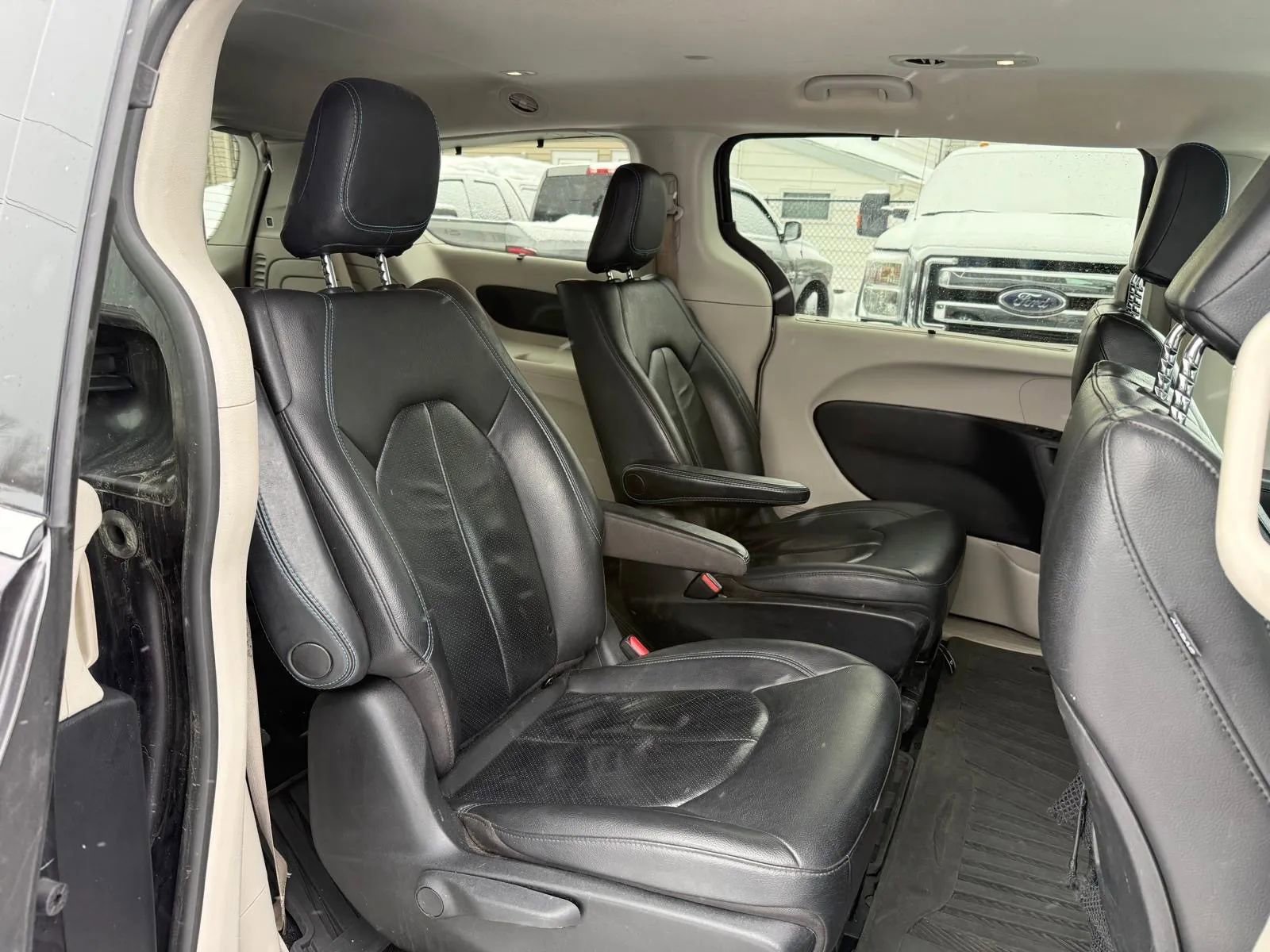 Used 2021 Chrysler Pacifica Touring-L image 29