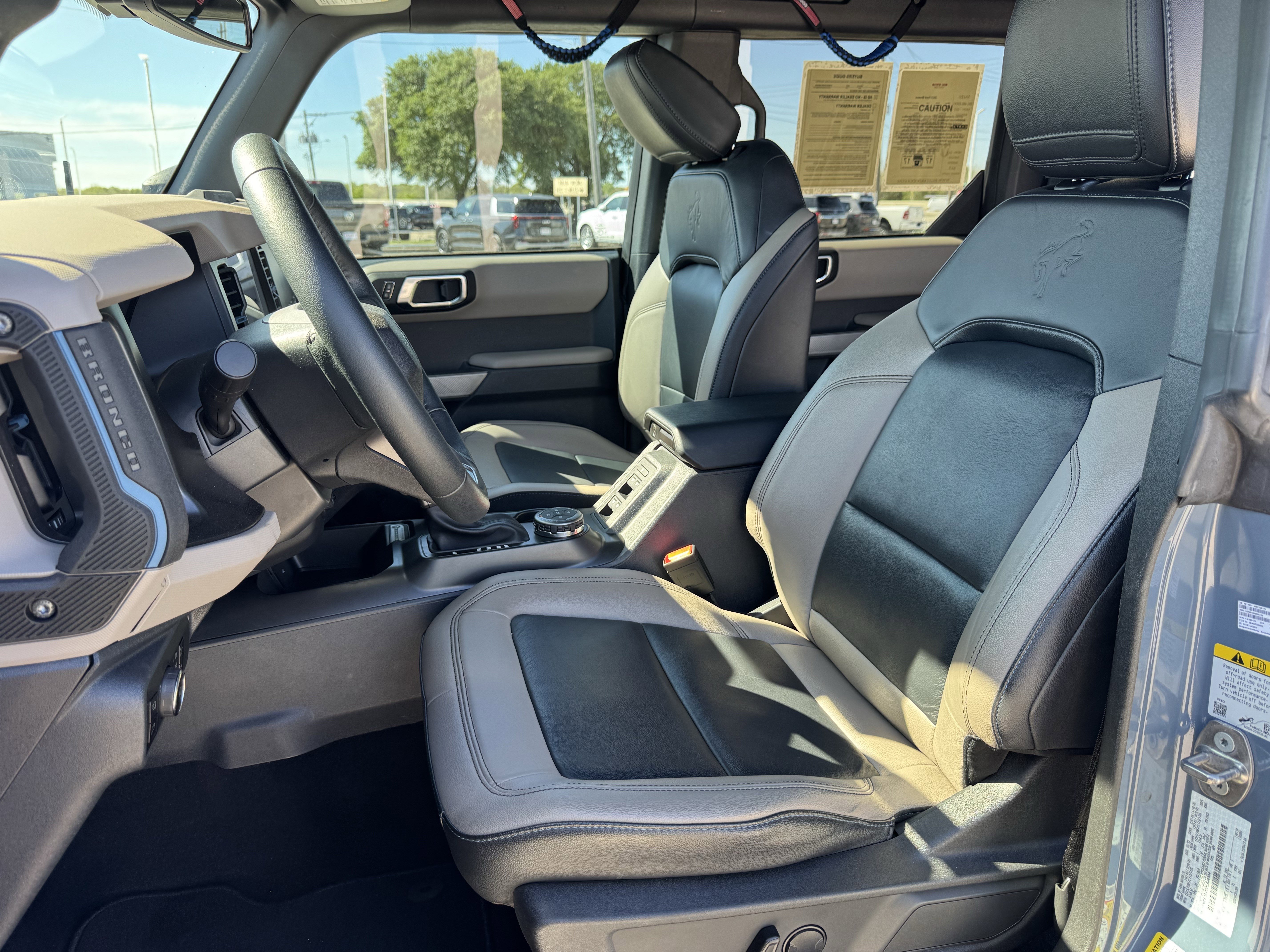 Used 2023 Ford Bronco Wildtrak image 28