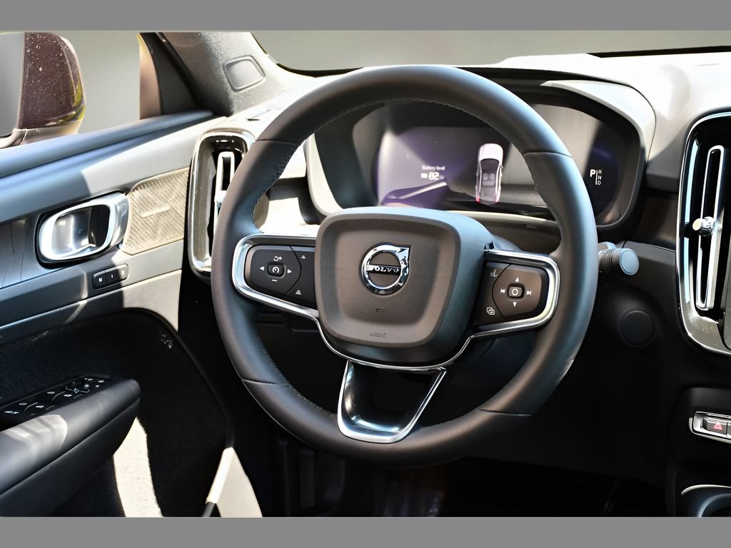 Certified 2023 Volvo C40 P8 Recharge Ultimate w/ Protection Package Premier AWD/4WD image 17