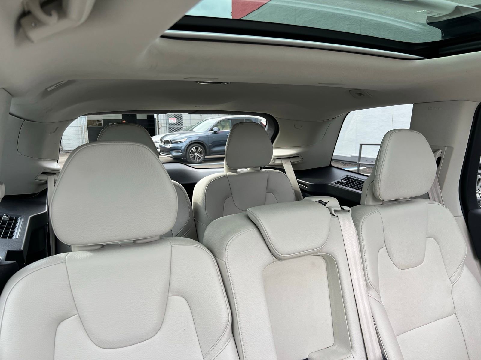 Used 2022 Volvo XC90 T5 Momentum image 57