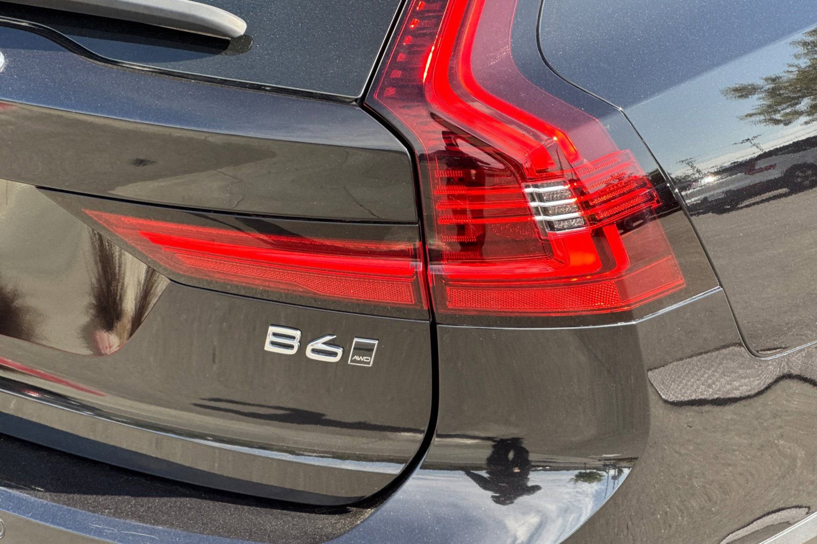 Used 2024 Volvo V90 B6 Cross Country Plus AWD/4WD image 13
