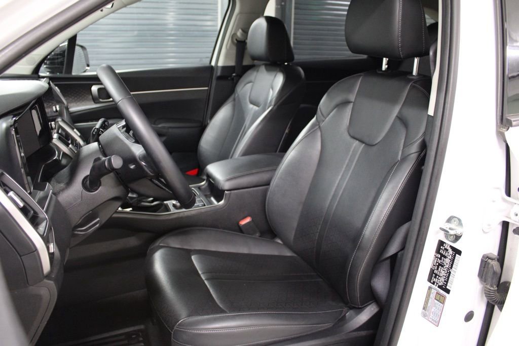 Used 2023 Kia Sorento S w/ Panoramic Sunroof Package FWD image 5