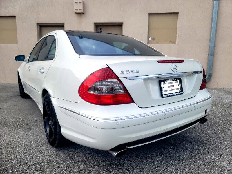 Used 2009 Mercedes-Benz E 550 Sedan image 3