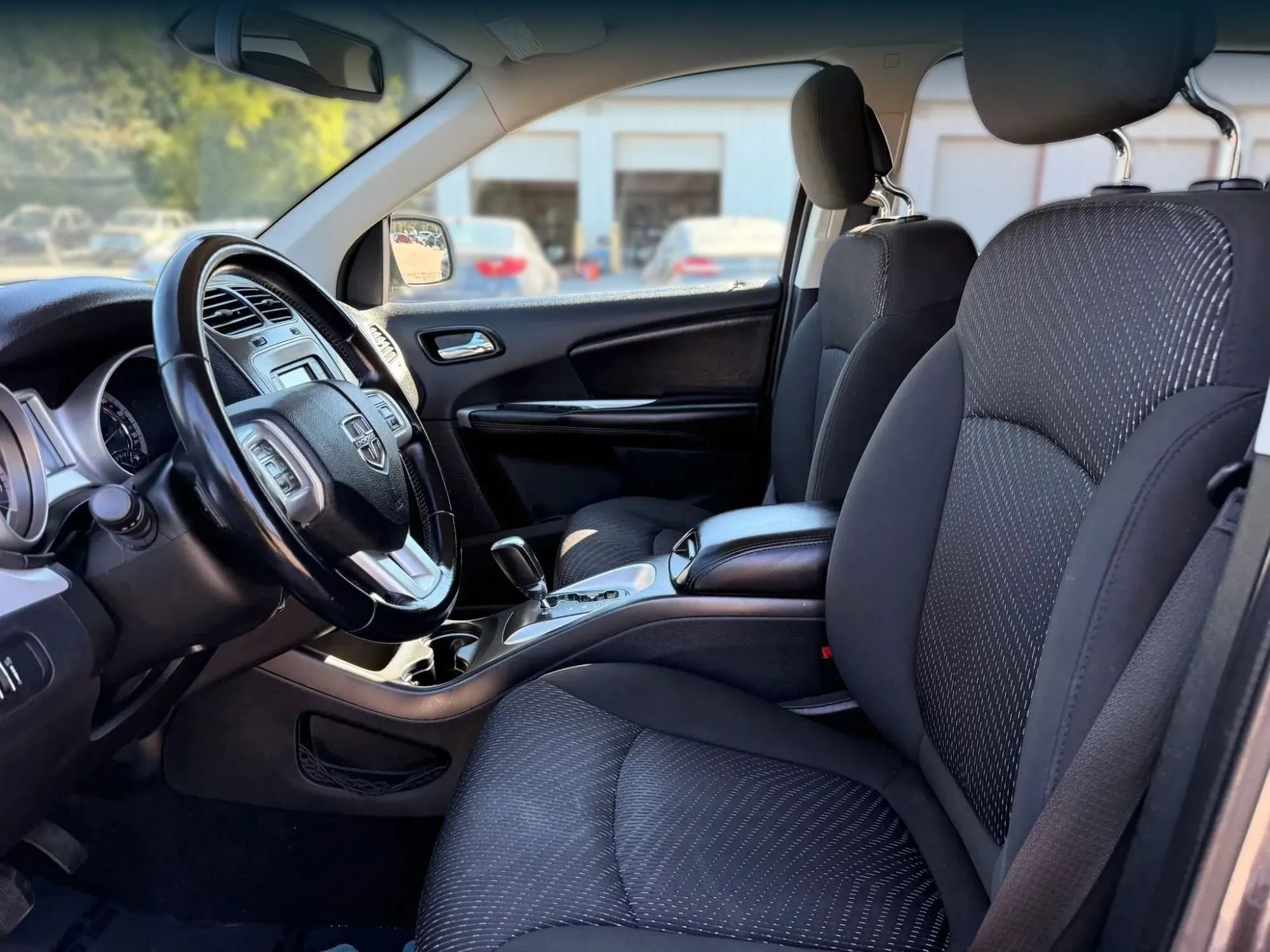 Used 2020 Dodge Journey SE w/ SE Popular Equipment Group FWD image 2