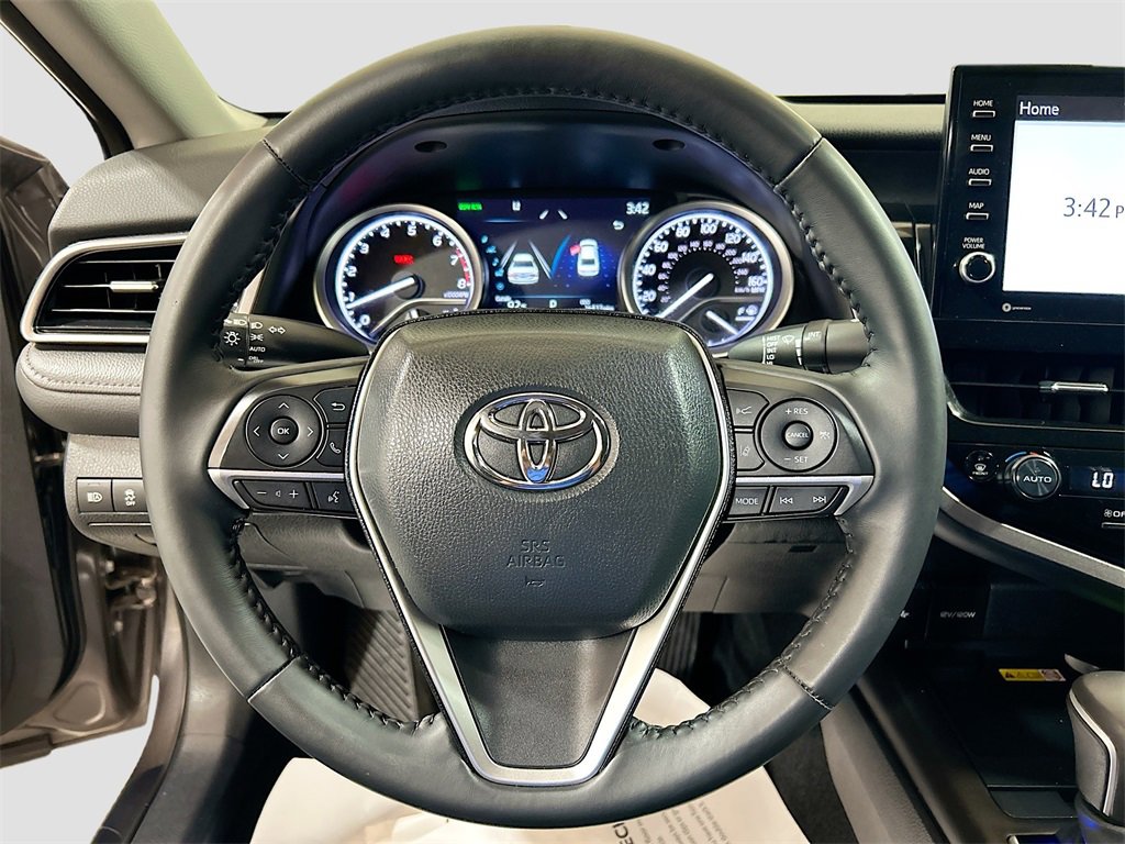 Used 2024 Toyota Camry XLE image 9