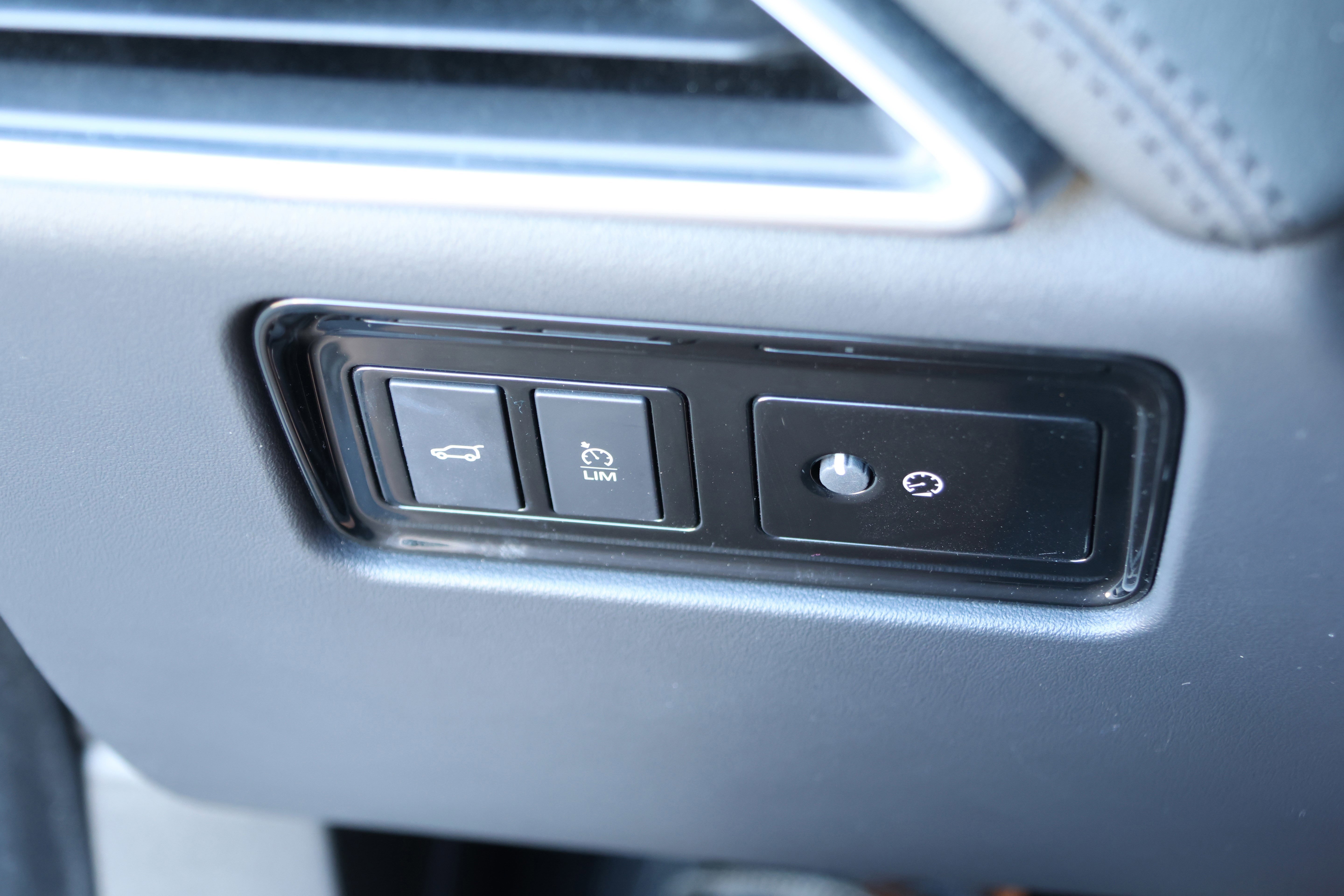 Used 2020 Jaguar F-PACE Prestige image 15