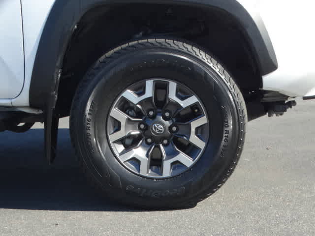 Used 2023 Toyota Tacoma TRD Off-Road w/ TRD Premium Off Road Package image 8