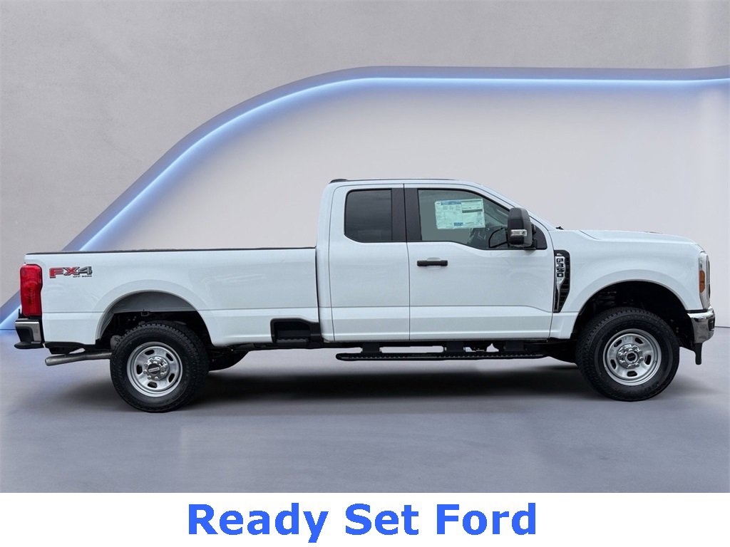 New 2026 Ford F350 XL w/ FX4 Off-Road Package image 2