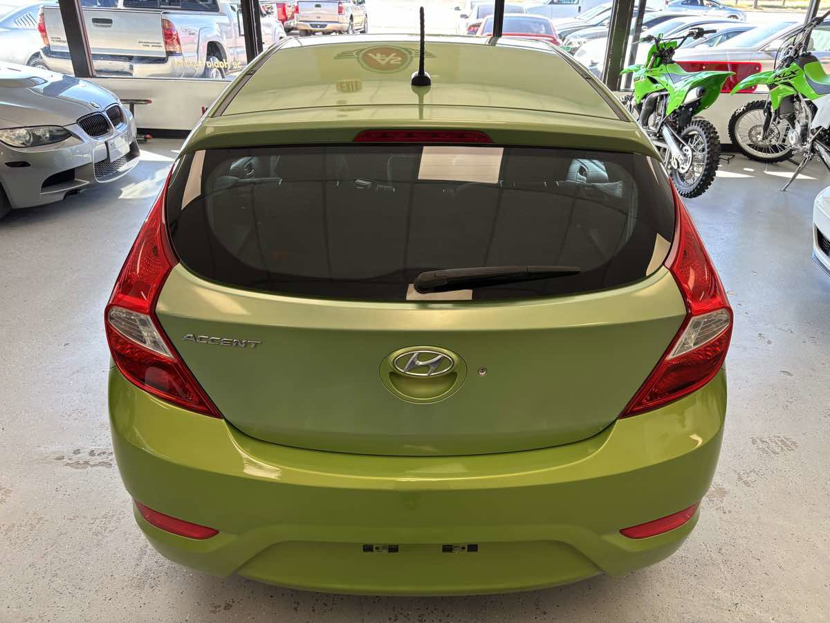 Used 2012 Hyundai Accent GS image 10