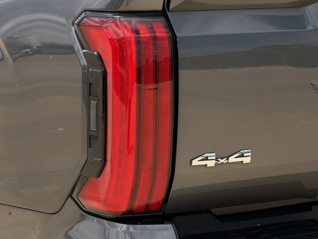 Used 2022 Toyota Tundra Limited AWD/4WD image 11