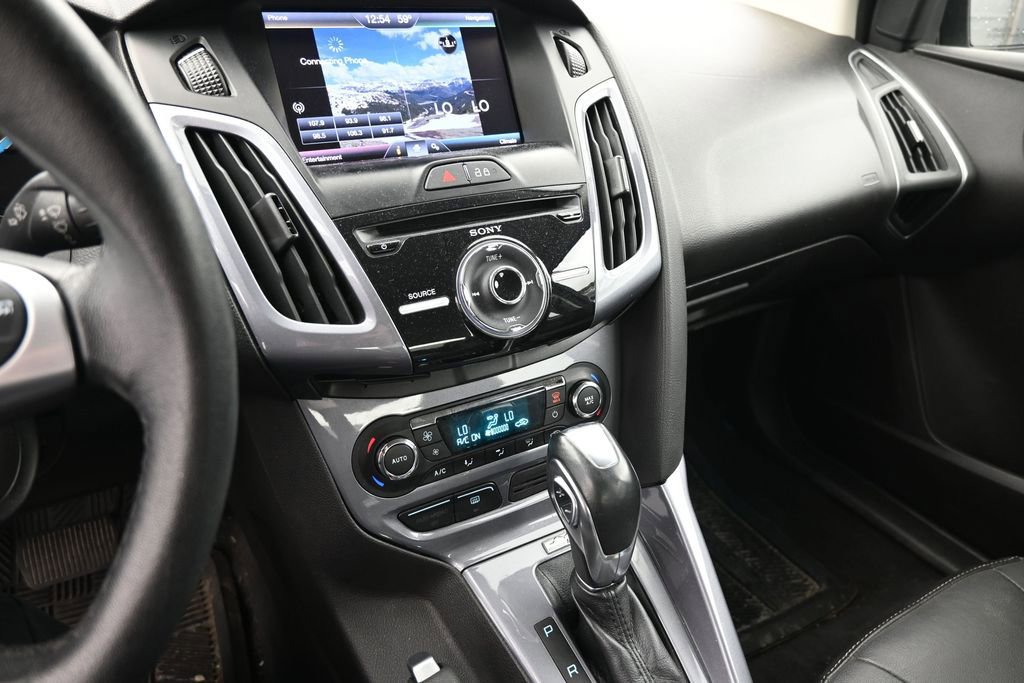 Used 2014 Ford Focus Titanium FWD image 34