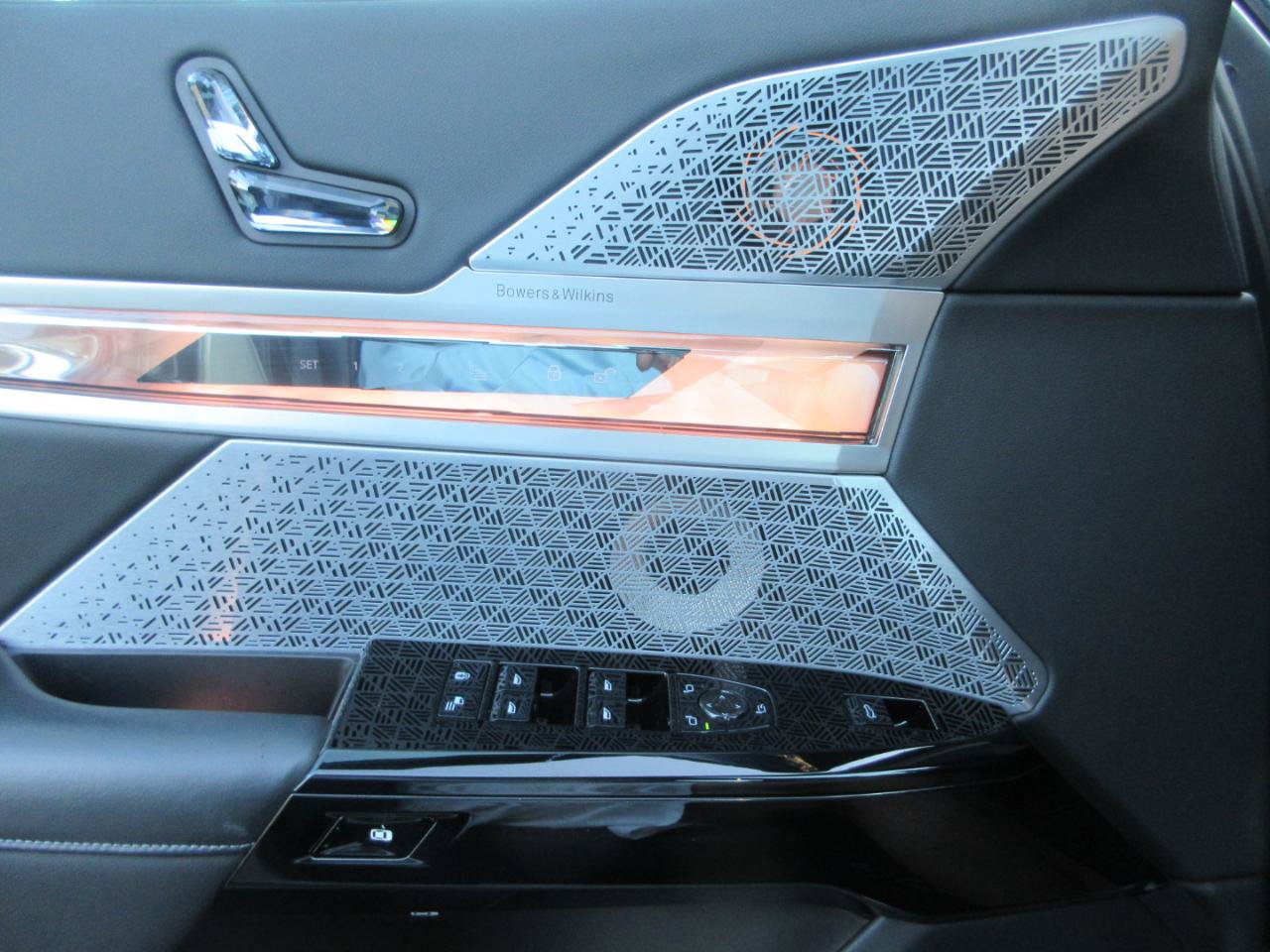 Used 2023 BMW 760i xDrive AWD/4WD image 65