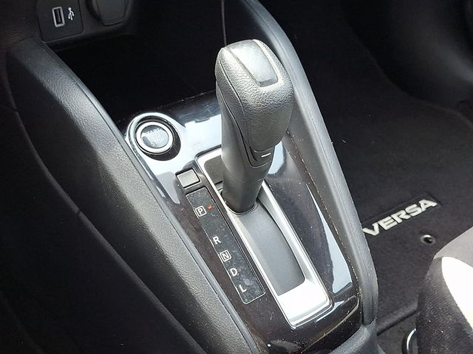 Used 2022 Nissan Versa SV w/ Trunk Package FWD image 16