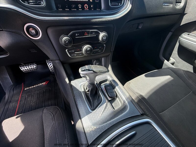 Used 2015 Dodge Charger SXT RWD image 25