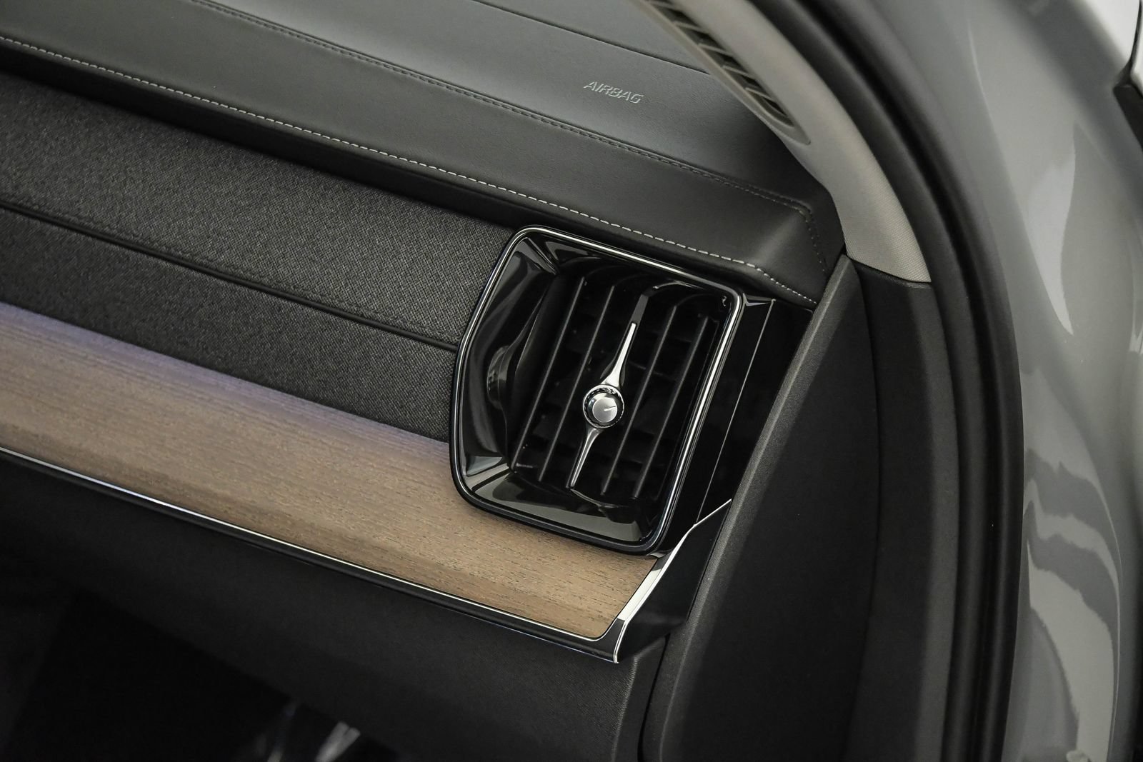 Certified 2026 Volvo XC90 B6 Plus AWD/4WD image 15