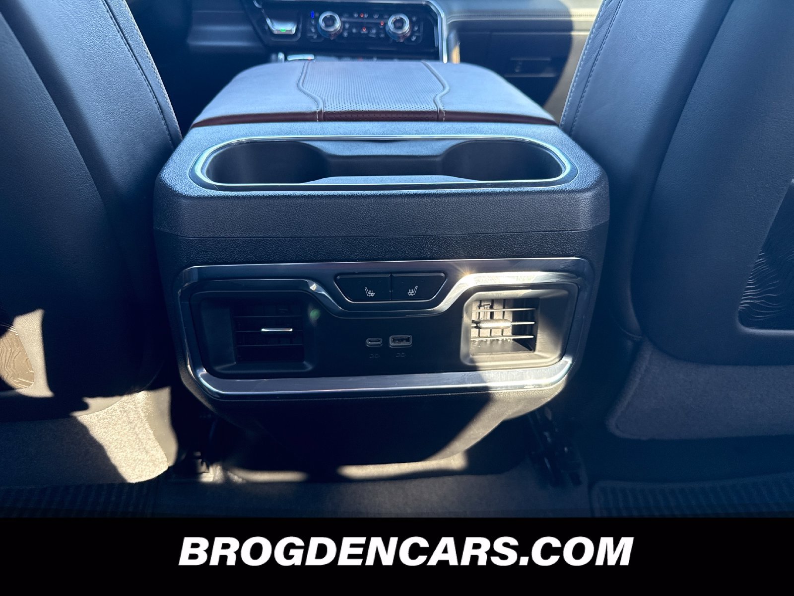 Used 2026 GMC Sierra 1500 Denali Ultimate AWD/4WD image 9