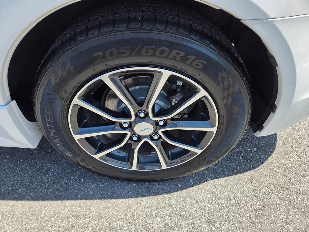 Used 2017 Mitsubishi Lancer ES FWD image 9