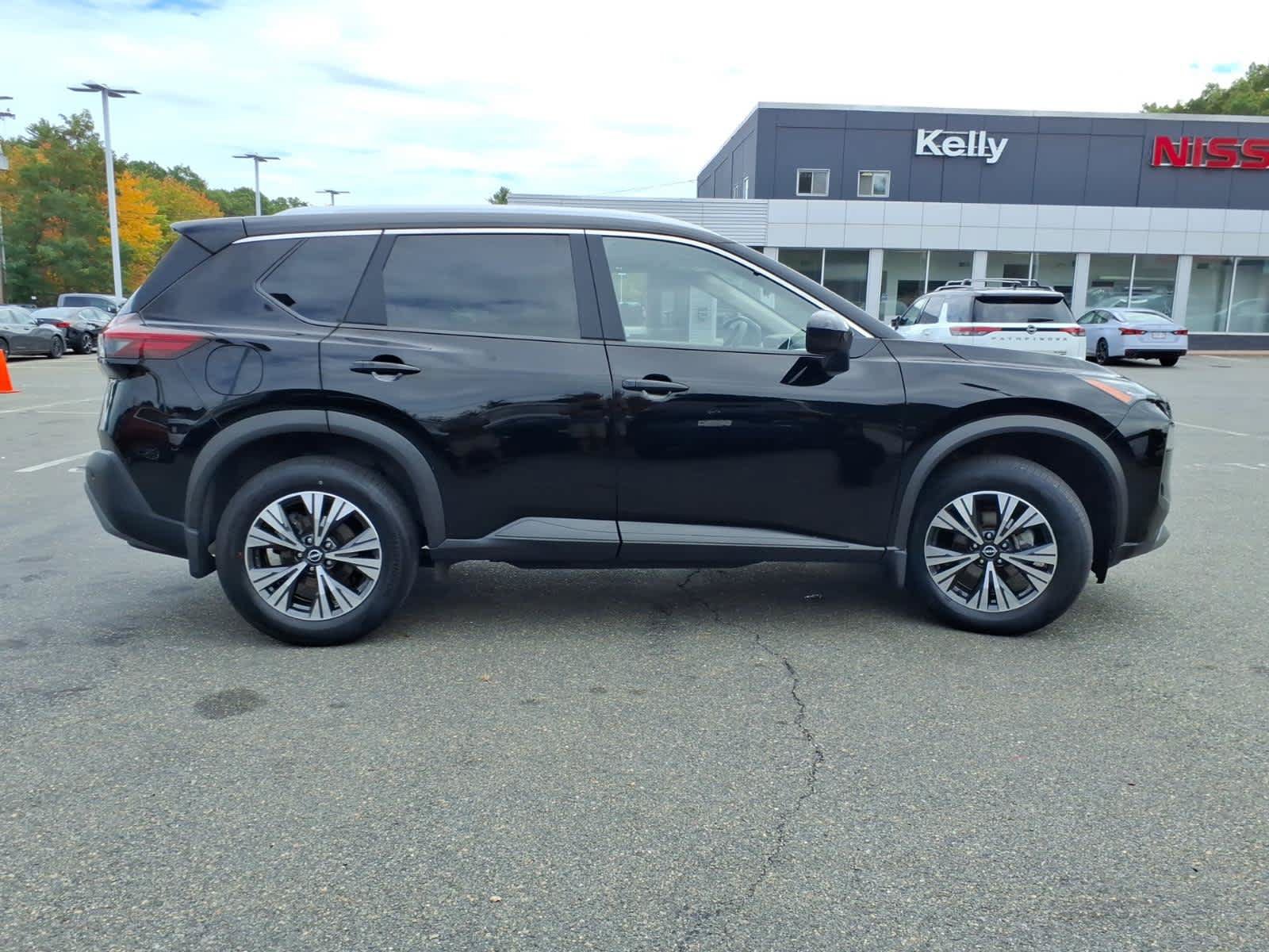 Used 2023 Nissan Rogue SV w/ SV Premium B Package AWD/4WD image 4