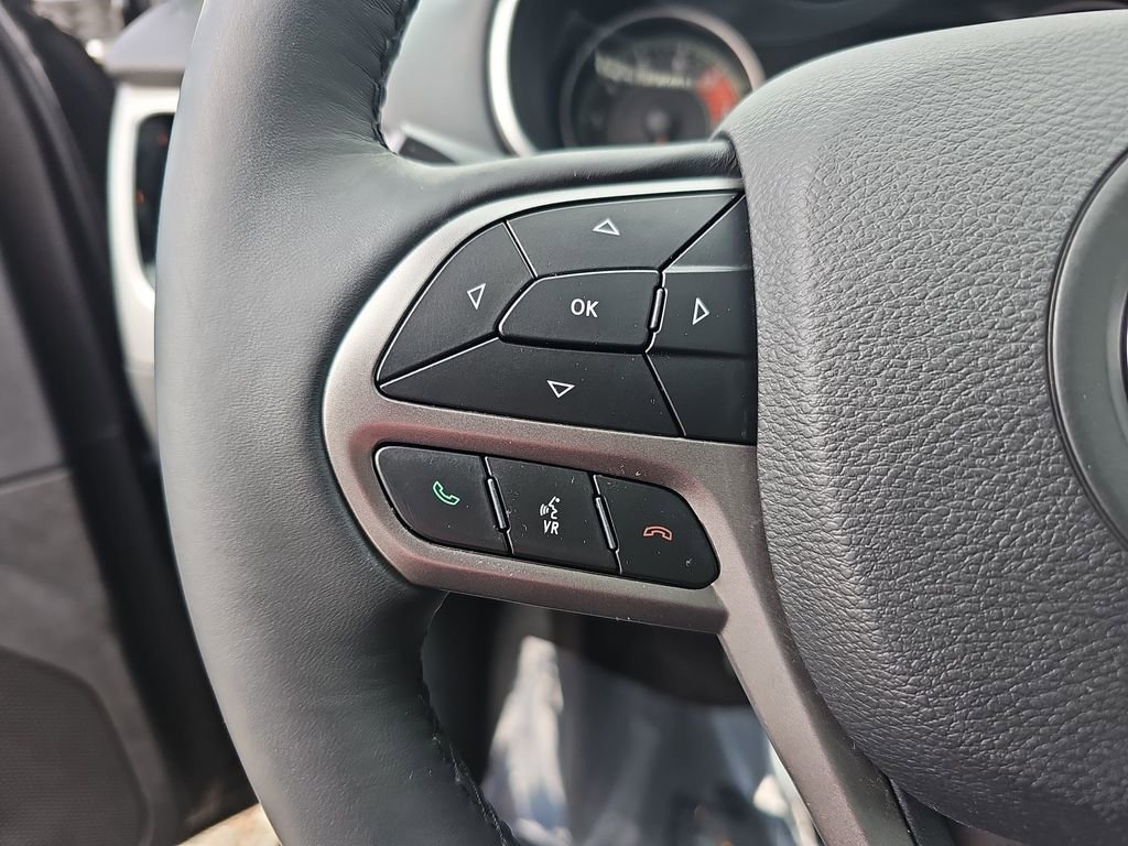 Used 2019 Jeep Cherokee Limited w/ Luxury Group image 17