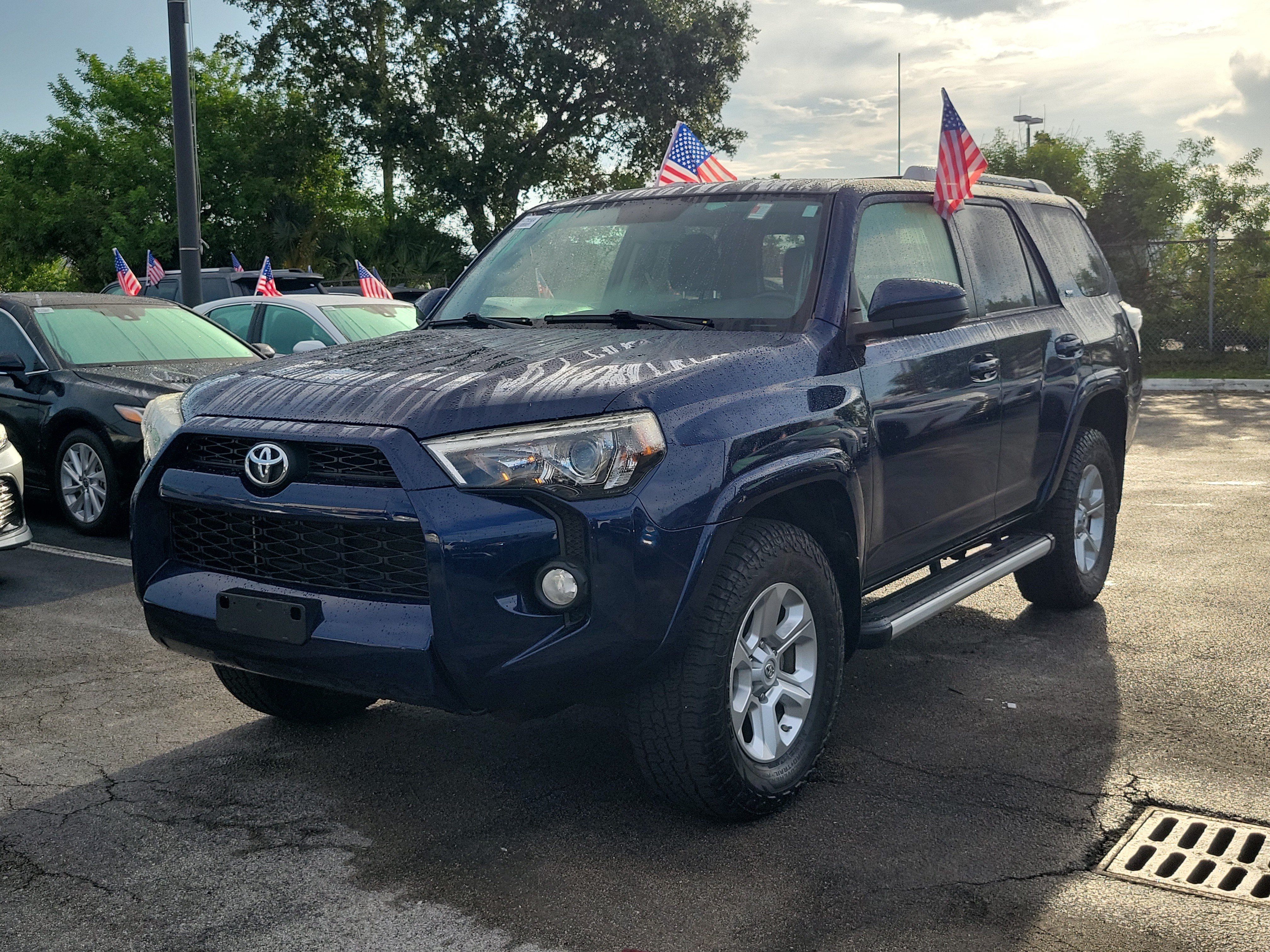Used 2015 Toyota 4Runner SR5 AWD/4WD image 5