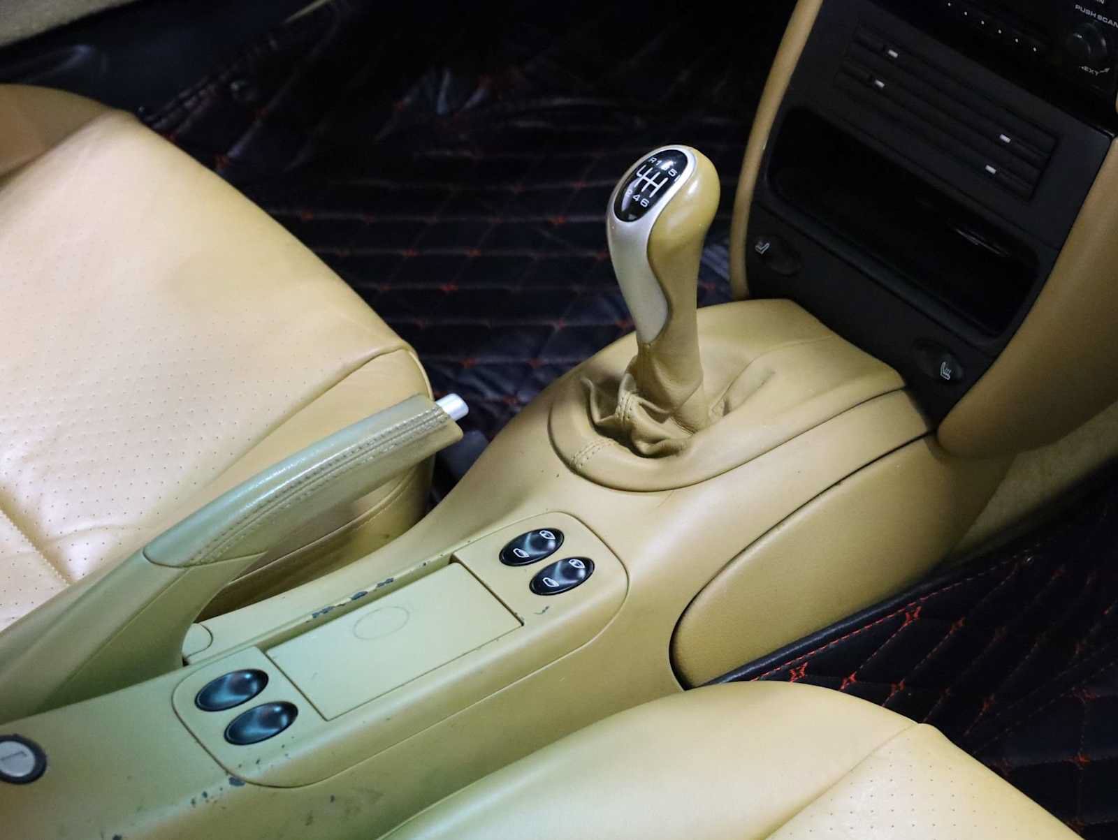 Used 2004 Porsche 911 Carrera RWD image 20