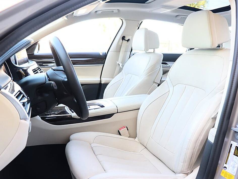 Used 2016 BMW 740i RWD image 11